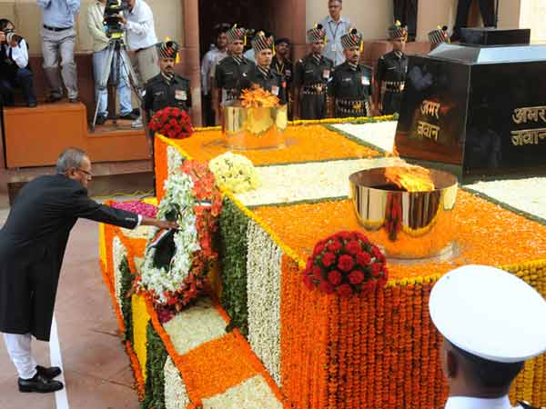 ಅಮರ್ ಜವಾನ್ ಸ್ಮರಣಾರ್ಥ
