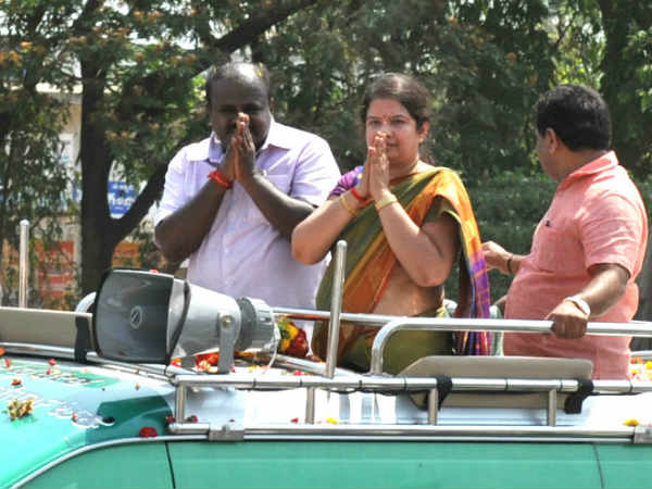 ಎಲೆಕ್ಷನ್ ರಂಗು ರಂಗಿನ ಚಿತ್ರಗಳು