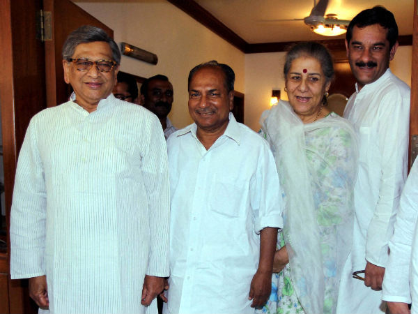 ಚಿತ್ರ ತುಣುಕು ಸುದ್ದಿ : ಬೆಂಕಿ, ಪ್ರತಿಭಟನೆ, ಕ್ರಿಕೆಟ್