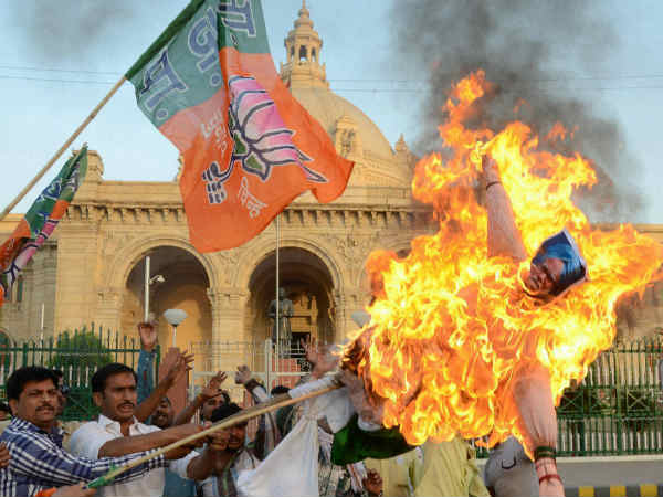 ಚಿತ್ರ ಸುದ್ದಿ: ಸರಬ್ಜಿತ್ ಗೆ ಕಂಬನಿ, ಎಲೆಕ್ಷನ್ ಪ್ರಚಾರ