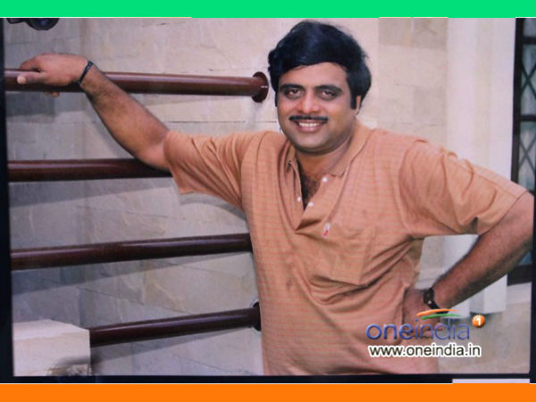 ಸಮಾನವಾದ ಸ್ನೇಹದಿಂದ ಕಾಣುತ್ತಿದ್ದರು