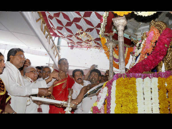 ಸಿದ್ದರಾಮಯ್ಯನವರಿಂದ ನಂದಿ ಪೂಜೆ