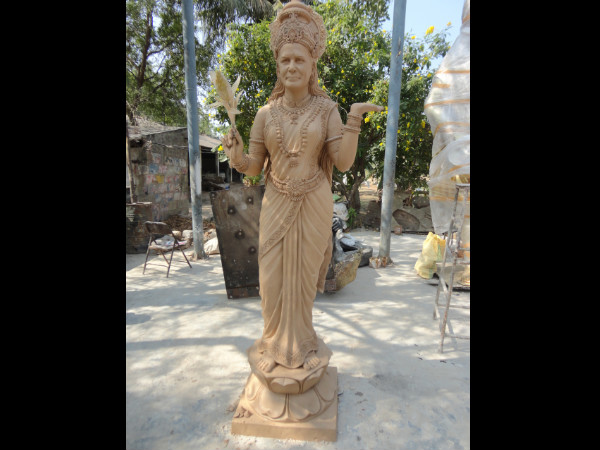 ಲಕ್ಷ್ಮಿ ದೇವರನ್ನು ಹೋಲುವ ಸೋನಿಯಾ ಗಾಂಧಿ