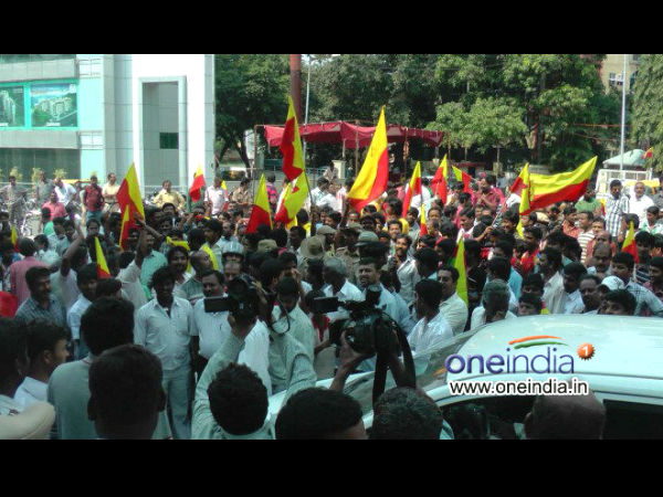 ಟ್ರಾಫಿಕ್ ಜಾಮ್ ನಿಯಂತ್ರಿಸಲು ಹರಸಾಹಸ