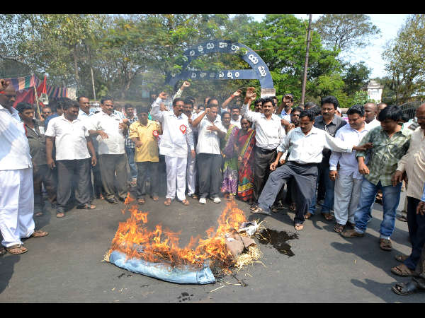 ಸಮರ್ಪಕ ಆರ್ಥಿಕ ಕ್ರಮಗಳನ್ನು ಅನುಷ್ಠಾನ
