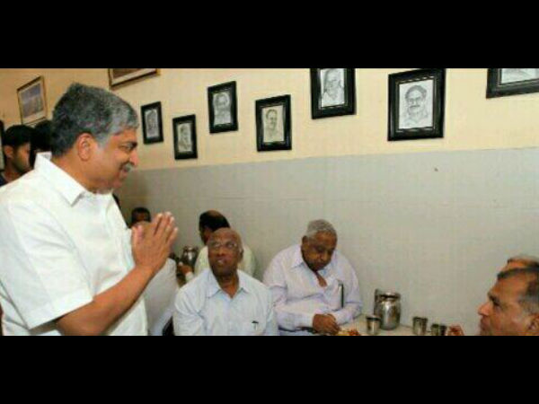 ವಿದ್ಯಾರ್ಥಿ ಭವನದಲ್ಲಿ ಪ್ರಚಾರ