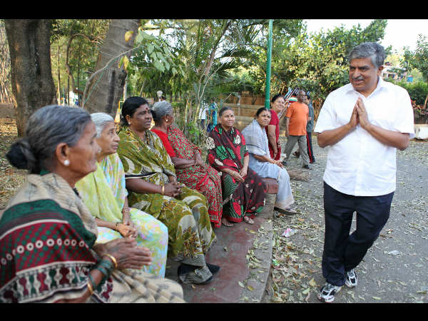 ವಾಯು ವಿಹಾರಿಗಳ ಜೊತೆ ಮಾತುಕತೆ