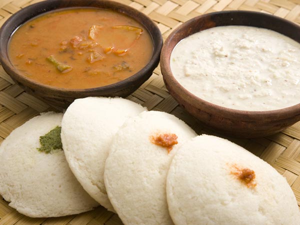 ದೇಶಿ, ವಿದೇಶಿ ಆಹಾರ ಸೌಲಭ್ಯ ಇರುತ್ತದೆ