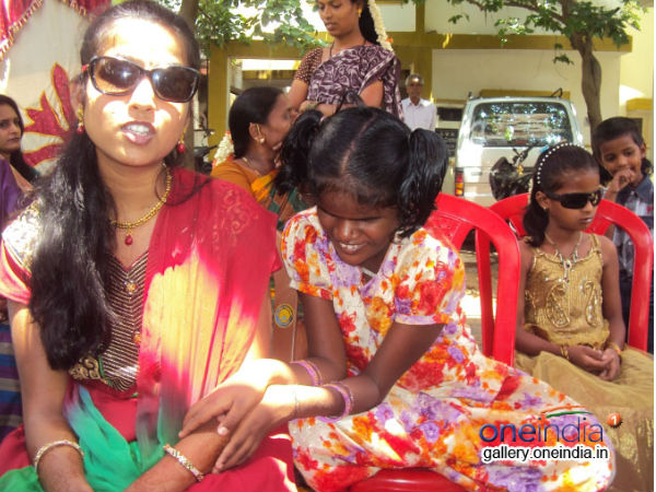 ಮೊದಲ ವಿದ್ಯಾರ್ಥಿನಿ: