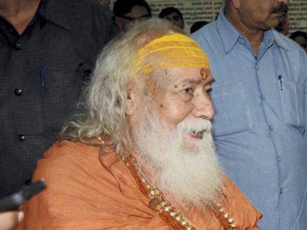 ಕಾಂಗ್ರೆಸ್ ಅಣತಿಯಂತೆ ಶ್ರೀಗಳು