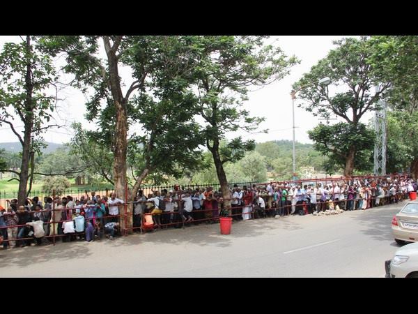 ಭಕ್ತಾದಿಗಳ ಪರದಾಟ