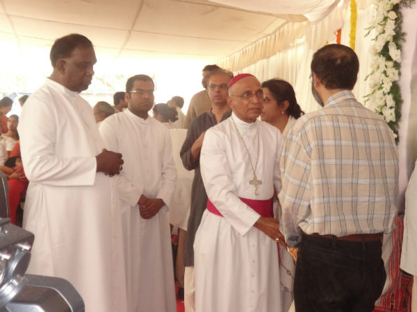 ಕ್ರಿಶ್ಚಿಯನ್ ಧರ್ಮಗುರು ಸಾಂತ್ವನ