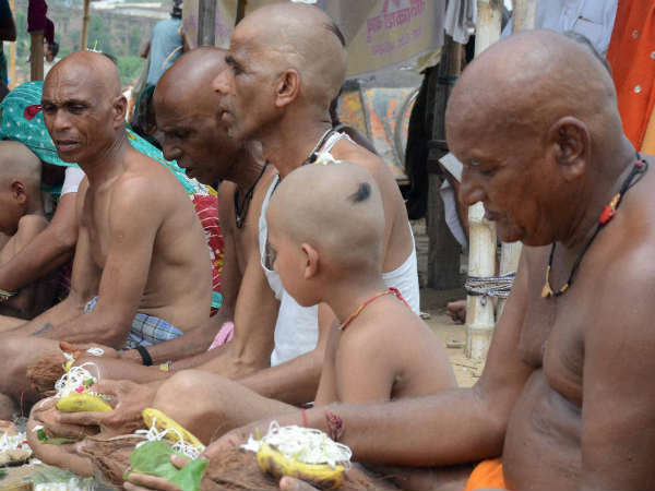 ಅಲಹಾಬಾದ್ ನಲ್ಲಿ ಬ್ರಾಹ್ಮಣರಿಂದ ಪಿಂಡ ಪ್ರದಾನ