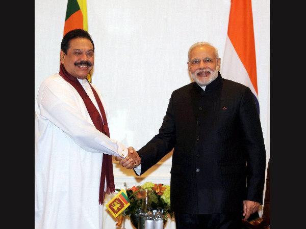 ಶ್ರೀಲಂಕಾ ಅಧ್ಯಕ್ಷ ಮಹೇಂದ್ರ ಜೊತೆ ಮೋದಿ