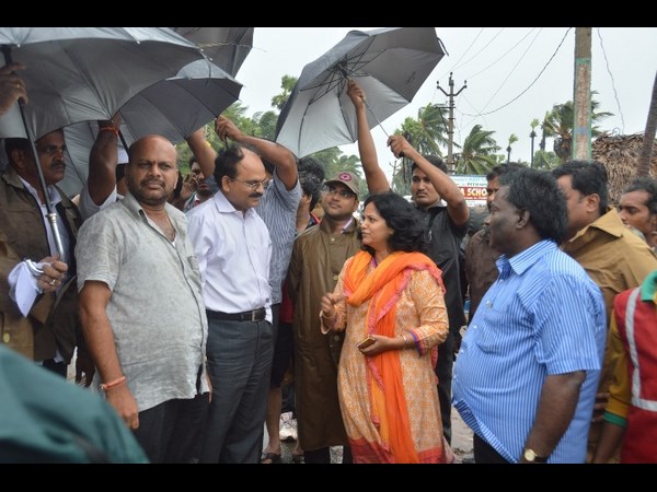 ಅಧಿಕಾರಿಗಳು, ಜನಪ್ರತಿನಿಧಿಗಳ ಭೇಟಿ