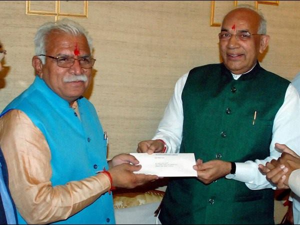 ಸರ್ಕಾರ ಸ್ಥಾಪನೆಗೆ ಆಹ್ವಾನಿಸಿದ ರಾಜ್ಯಪಾಲರು