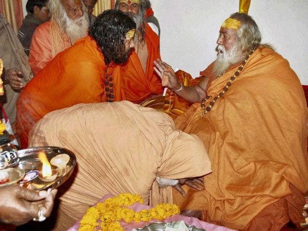 ಶಿರಡಿ ಬಾಬಾ ದೇವರಲ್ಲ, ನಂಬಬೇಡಿ