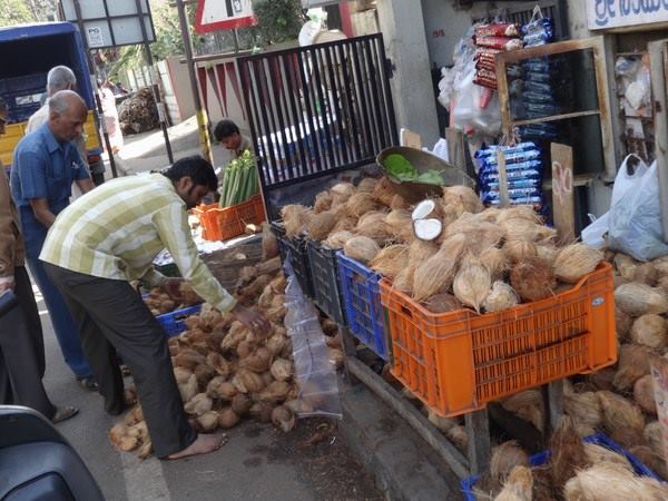 ಹಬ್ಬ ಅಂದ ಮೇಲೆ ಬಿಡೋಕಾಗತ್ತ?