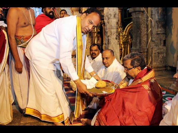 ಟಿಟಿಡಿ ವತಿಯಿಂದ ಸಿಎಂ ಸಿದ್ದುಗೆ ಸ್ಮರಣಿಕೆ