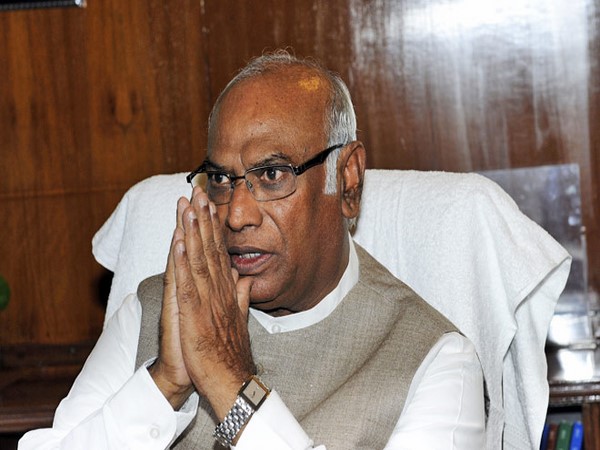 ಕನಸಿನ ಬಜೆಟ್, ಜಾರಿ ಅಸಾಧ್ಯ