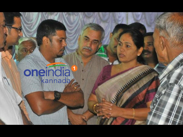 ಸ್ವಾಂತ್ವನ ಹೇಳಿದ ಕರಂದ್ಲಾಜೆ