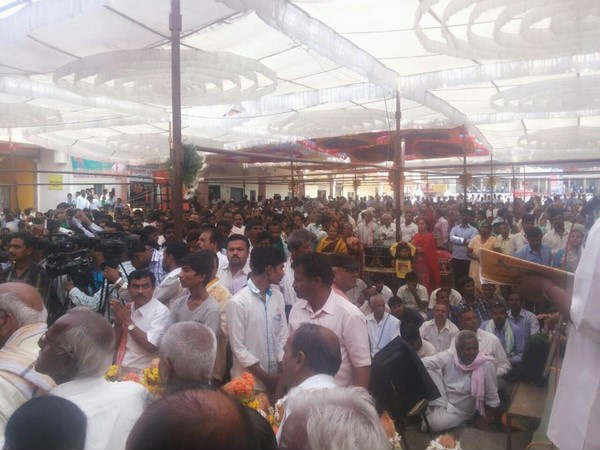 ಸಿದ್ದಗಂಗಾ ಮಠದಲ್ಲಿ ಗಣ್ಯರ ದಂಡು