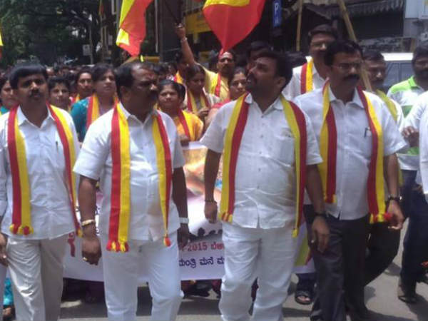ರೇಸ್ಕೋರ್ಸ್ ರಸ್ತೆ ಬಳಿ ಕಾರ್ಯಕರ್ತರ ಬಂಧನ