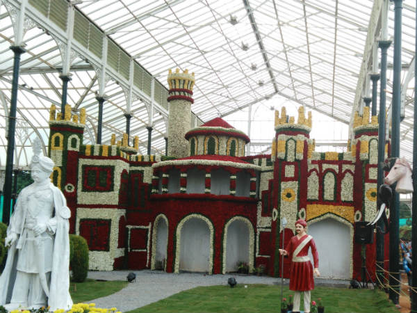 ಗಾಜಿನ ಮನೆಯಲ್ಲಿ ಬೆಂಗಳೂರು ಅರಮನೆ