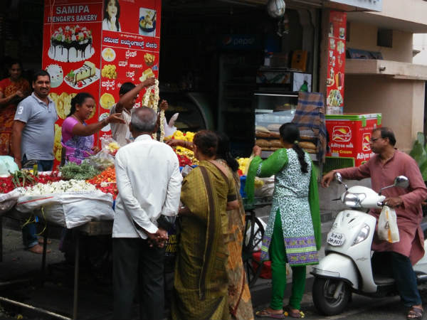 ಖರೀದಿಸುವುದು ಅನಿವಾರ್ಯ