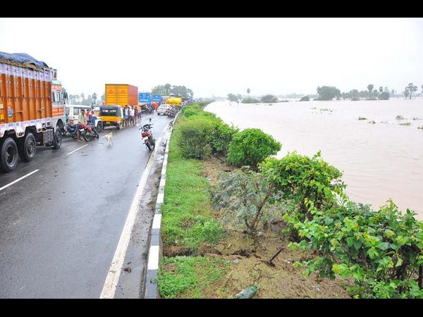 ರಸ್ತೆ ಸಂಪರ್ಕ ಕಡಿತ