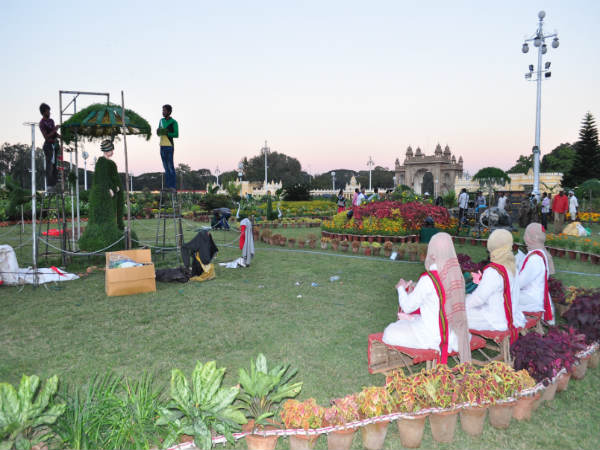 ಫಲಪುಷ್ಪ ಪ್ರದರ್ಶನದಲ್ಲಿ ಏನೆಲ್ಲಾ ಸೃಷ್ಟಿಯಾಗಿವೆ?