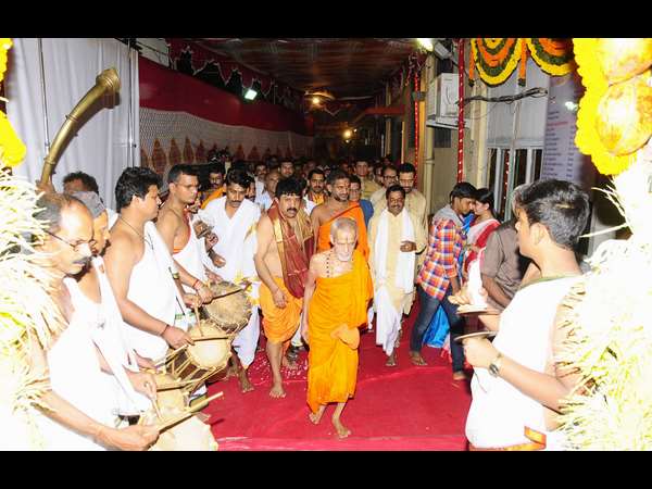 ವಿಶ್ವೇಶತೀರ್ಥ ಸ್ವಾಮೀಜಿಗಳ ನೇತೃತ್ವ
