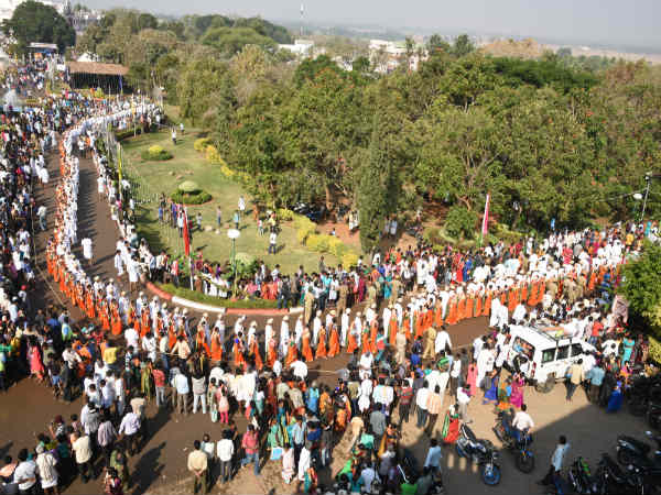 ನವಜೀವನಕ್ಕೆ ಕಾಲಿಟ್ಟ ನವಜೋಡಿಗಳು.