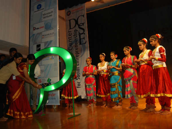 ವಿಶಿಷ್ಟ ರೀತಿಯ ಉದ್ಘಾಟನೆ