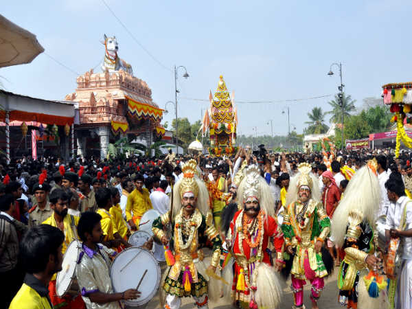 ವೀರಗಾಸೆಯ ಪ್ರತಾಪದ ನೋಟ