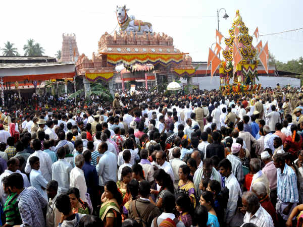 ಸಾವಿರಾರು ಭಕ್ತರ ಸಮಾಗಮ