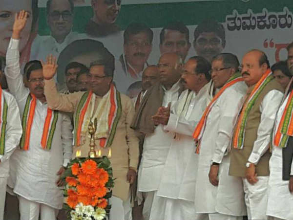'ಕಾಂಗ್ರೆಸ್ ರಾಷ್ಟ್ರವನ್ನು ಒಗ್ಗೂಡಿಸುತ್ತಿದೆ'