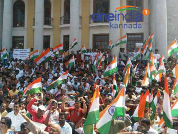 ಧನ್ಯವಾದ ಸಲ್ಲಿಸೋಣ!