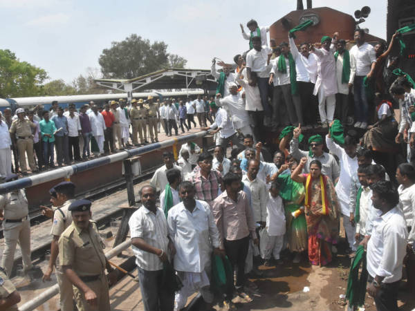 ಪ್ರಯಾಣಿಕರ ಪರಿಸ್ಥಿತಿ ಏನಾಗಿದೆ?