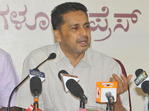ಜಿಲ್ಲಾಧಿಕಾರಿಯಾಗಿ ಜವಾಬ್ದಾರಿ