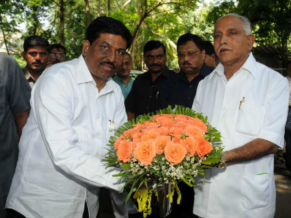 ಪಕ್ಷ ಸಂಘಟನೆಗಾಗಿ ಬಳಕೆಗೆ