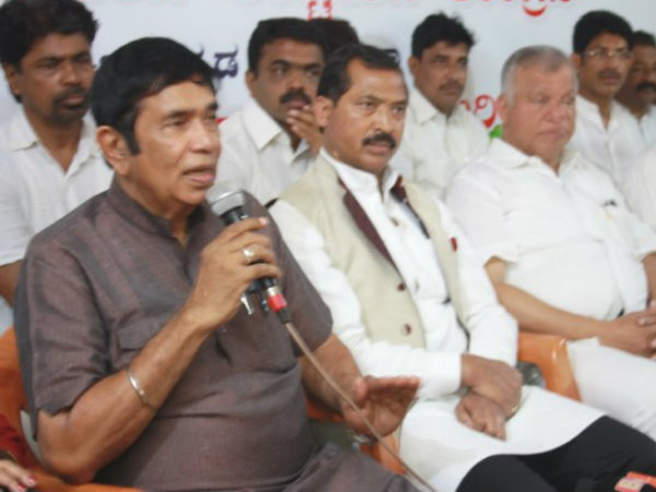 ಆಸ್ಕರ್ ಫರ್ನಾಂಡೀಸ್ಗೆ ಟಿಕೆಟ್