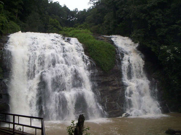 ಮಡಿಕೇರಿ ತೊರೆ, ಮುತ್ತಾರ್ಮುಟ್ಟು ತೊರೆ