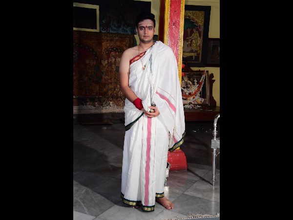 ವಿಷೇಶ ಪೋಷಾಕು