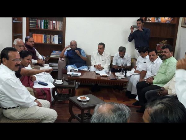ನಿಯೋಗದಲ್ಲಿ ಯಾರ್ಯಾರಿದ್ದರು?