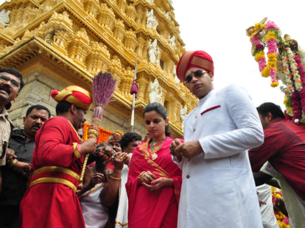 ಪಲ್ಲಕ್ಕಿ ಉತ್ಸವದಲ್ಲಿ ಪಾಲ್ಗೊಂಡರು