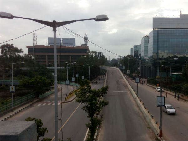 ರಸ್ತೆಗಳು ಖಾಲಿ-ಖಾಲಿ