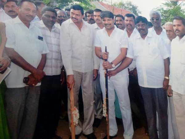 ಅಭಿವೃದ್ಧಿ ಕಾಮಗಾರಿಗಳನ್ನು ಪ್ರೋತ್ಸಾಹಿಸುತ್ತಿದ್ದ ರಾಕೇಶ್