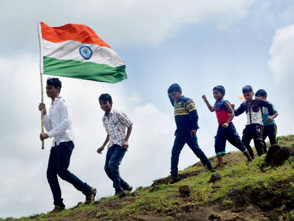 ಮಕ್ಕಳ ತ್ರಿವರ್ಣ ಧ್ವಜದ ಪರೇಡ್