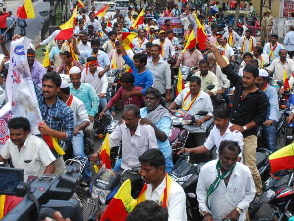 ಸಿದ್ದು, ಜಯಾ, ನಾರಿಮನ್ ವಿರುದ್ಧ ಘೋಷಣೆ